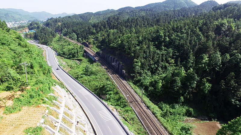 铜仁松桃304孟溪至新民公路